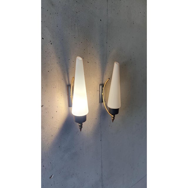Opaline Glass and Brass Wall Lamps from Stilnovo, Italy, 1950s, Set of 2 For Sale - Image 6 of 6