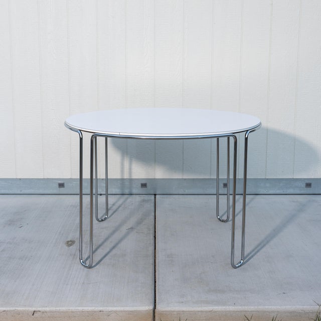 A documented 710 Table Group round table designed by Andrew Belschner for GF Business Equipment, circa 1975. The design...