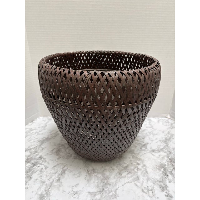 1990s Large Woven Wicker Earthy Rustic Plant Vessel For Sale - Image 5 of 6