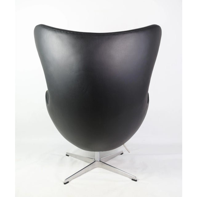 Fritz Hansen Model 3316 Egg Armchair attributed to Arne Jacobsen for Fritz Hansen, 1958 For Sale - Image 4 of 9