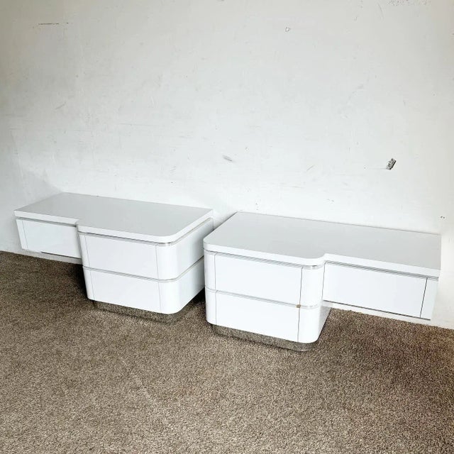 Postmodern Postmodern Oversized White Lacquer Laminate and Chrome Nightstands/Dressers For Sale - Image 3 of 10