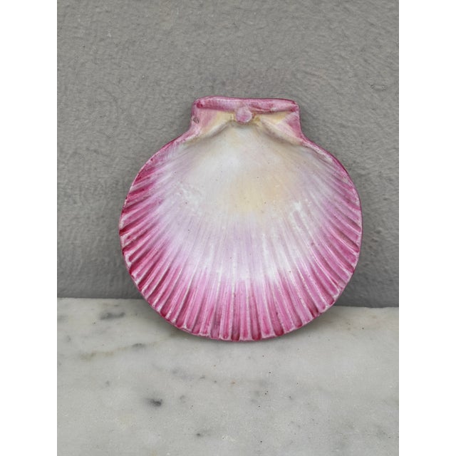 English Majolica shell butter pat signed Wedgwood, circa 1880.