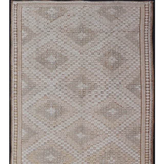 Mid 20th Century Turkish Kilim Gallery Runner With Ivory and Taupe Geometric Patten 6'4 X 11' For Sale - Image 5 of 10