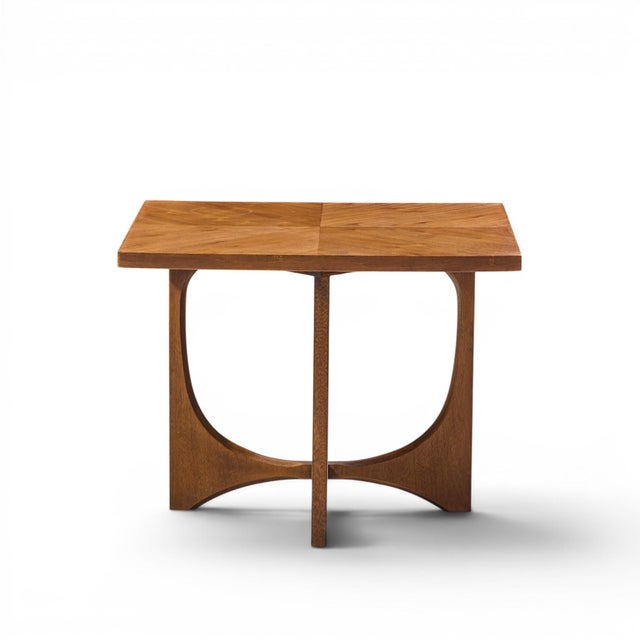 Broyhill Brasilia Broyhill Brasilia Mid Century Walnut Side Tables - Pair For Sale - Image 4 of 11