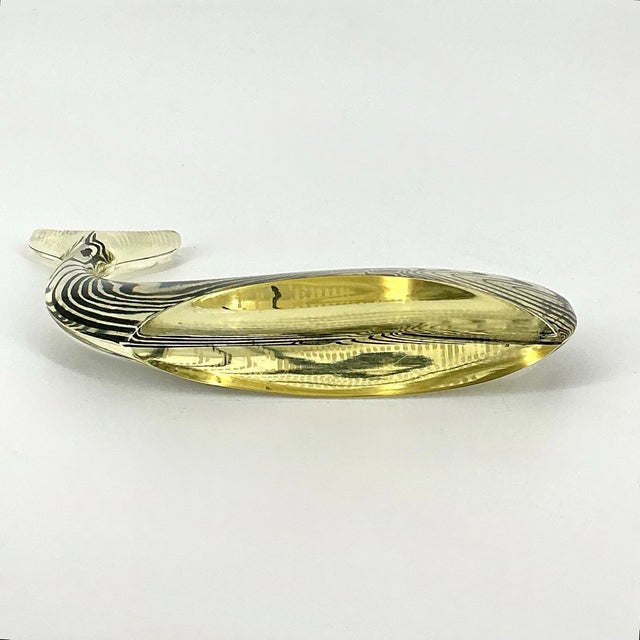 Mid-Century Modern Vintage MCM Abraham Palatnik Lucite Whale Figurine Mid Century Sculpture For Sale - Image 3 of 5