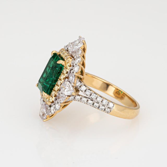 Emerald Diamond Cocktail Ring Vintage 18k Yellow Gold Size 7 Gemstone Jewelry For Sale - Image 4 of 7