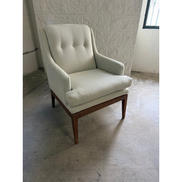 This lounge chair was designed in the 60's/70's and was manufactured by Risom/Marble Corporation. It is characterized by...