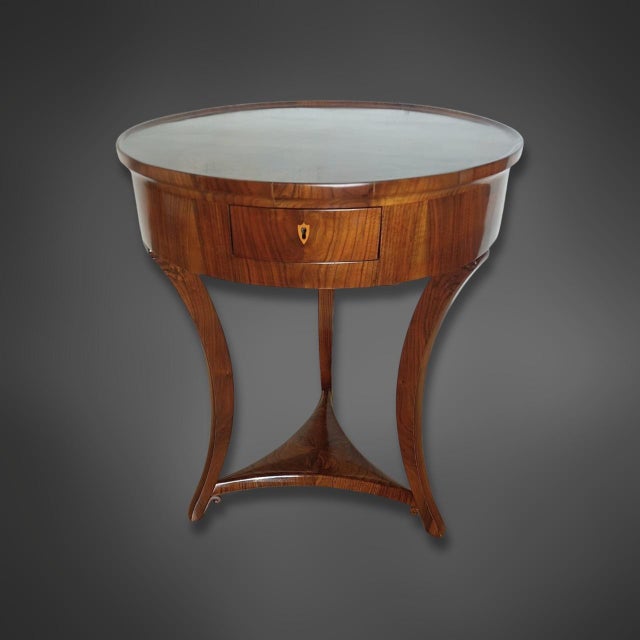 Biedermeier Walnut Side Table with Rotating Top, 1825 For Sale - Image 16 of 16