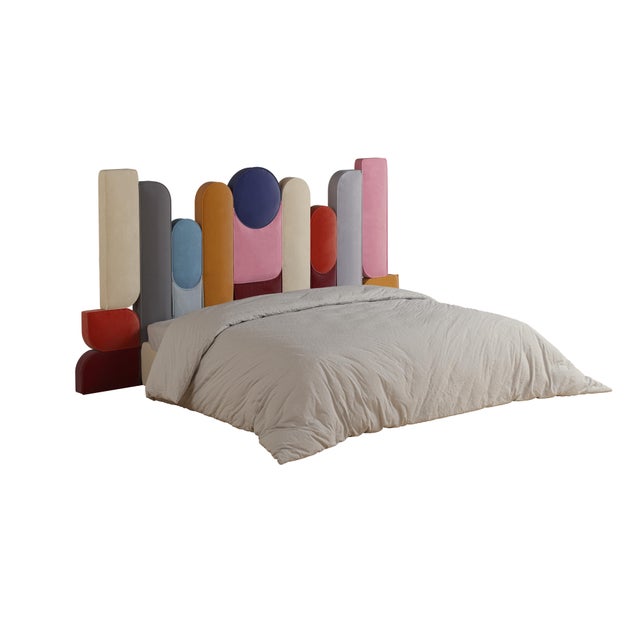 Ej Ee Bed by Malabar, in New conditions. Designed from 2000 Signed by Maker