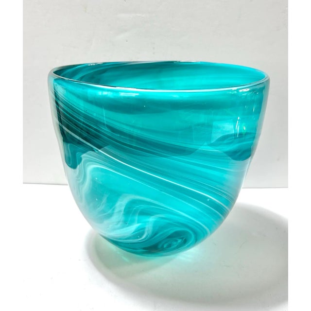 1980s Large Hand-Blown Turquoise Swirl Art Glass Bowl or Cachepot For Sale - Image 5 of 8