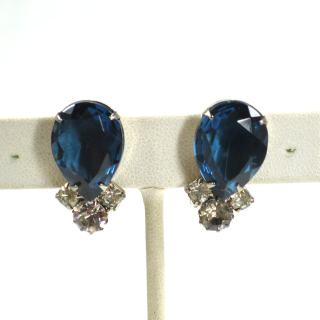 Juliana Vintage Designer Juliana Sapphire Crystal Brooch Set 1960s For Sale - Image 4 of 12