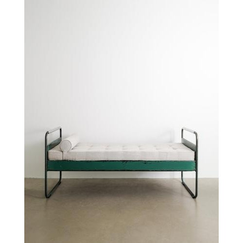 Vintage French Fabert Aluminium Daybed in Green by Jean Prouvé, 1950s For Sale - Image 10 of 10