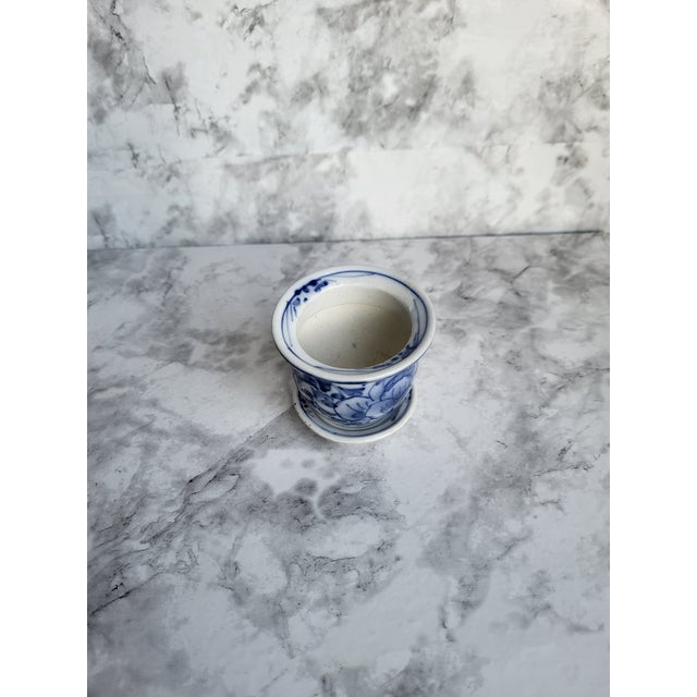 Blue 1980s Blue and White Flowers Porcelain Planter For Sale - Image 8 of 13