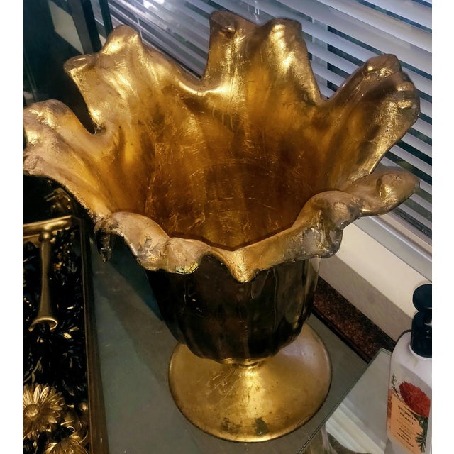 Vintage 16.5" Murano Lavorazione Art Glass Parcel Gilt Wrapped Pedestal Shell Vase For Sale In Palm Springs - Image 6 of 6