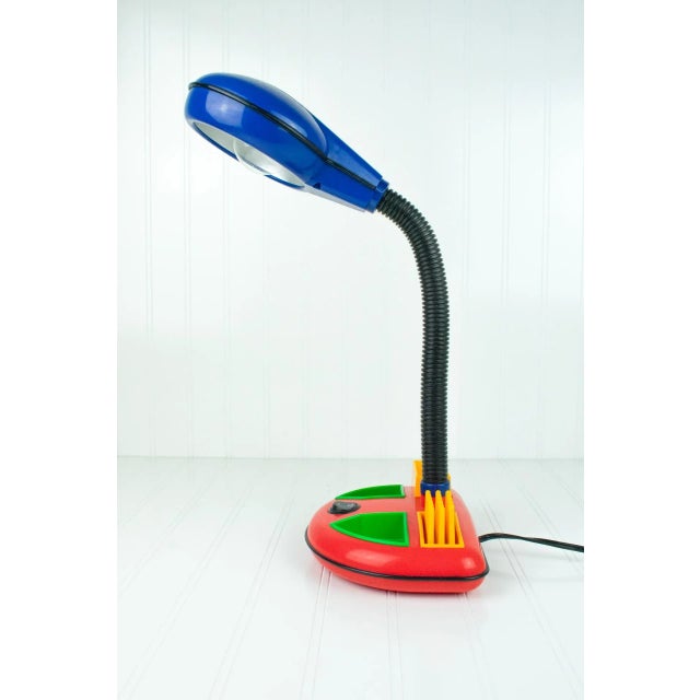 Yoko Tanaka Vintage 1980's Rabbit Tanaka Gooseneck Memphis Desk Lamp & Organizer, Red & Blue For Sale - Image 4 of 12