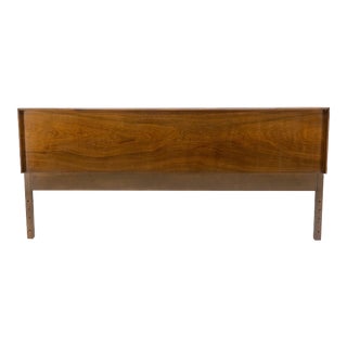 Mid-Century Modern Beautiful Walnut Wood Pattern King Size Bed Headboard For Sale