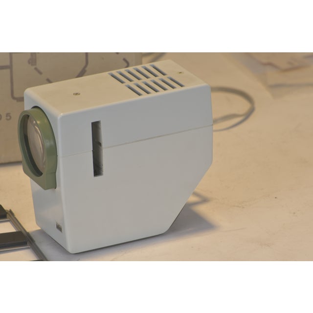 D5 Slide Projector and Spot Light by Dieter Rams for Braun, 1960s For Sale - Image 9 of 13