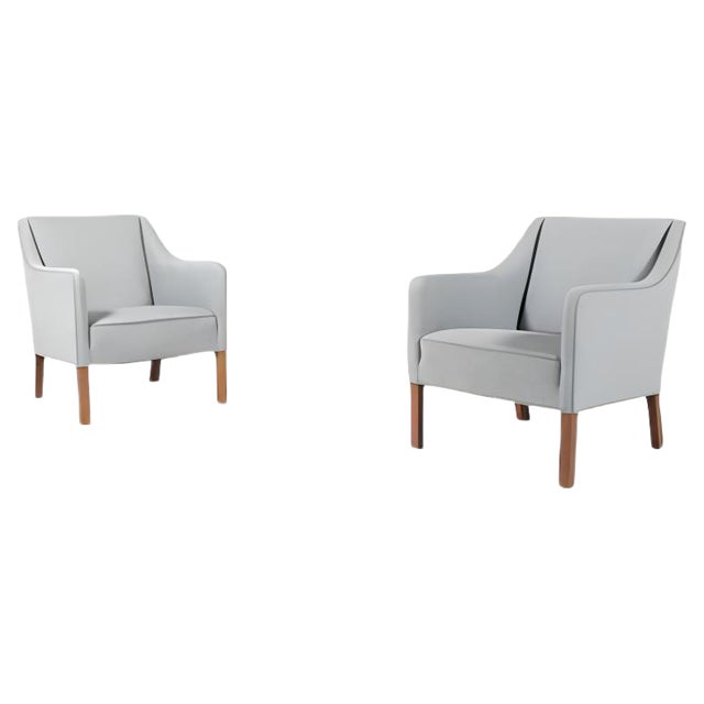 Danish Club Chairs from Einar Larsen, Set of 2 For Sale