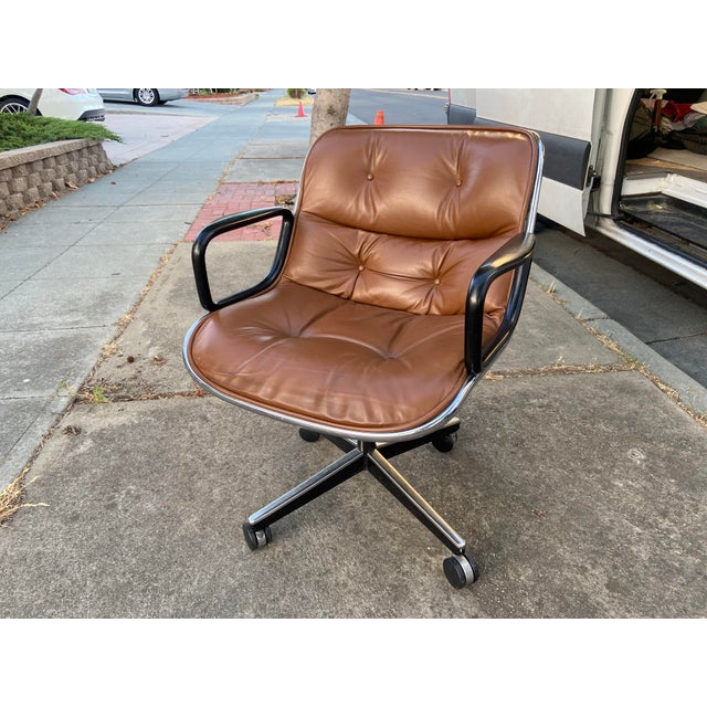 The 1989 Charles Pollock for Knoll Brown Leather Desk Chair is a high-quality office chair designed for executive use....