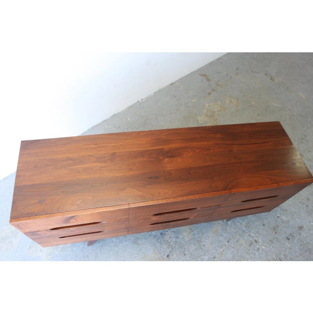 Wood 1960s Mid-Century Modern Solid Walnut Dresser/Credenza in the Style of Arne Vodder For Sale - Image 7 of 8