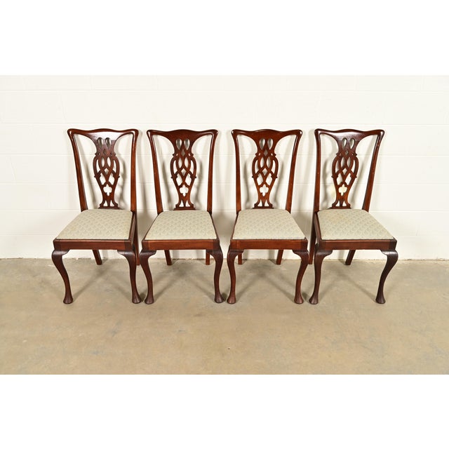 Queen Anne Henredon Style Georgian Carved Mahogany Dining Chairs, Set of Four For Sale - Image 3 of 12