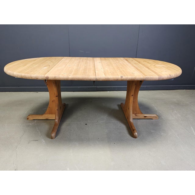 Extendable Pine Dining Table, 1970s, in Very Good conditions. Designed 1970 to 1979