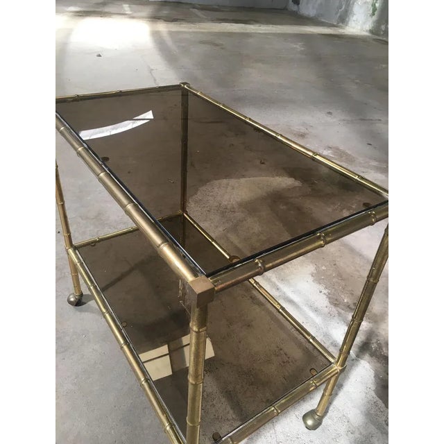 Mid-Century Modern French Gilt Metal & Faux Bamboo Bar Cart with Smoked Glasses by Maison Baguès, 1960s For Sale - Image 4 of 11