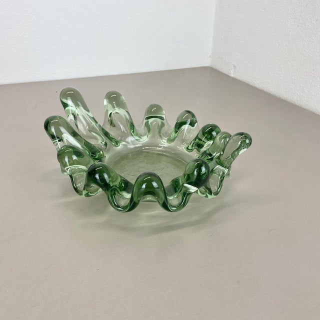 Large Brutalist Lucid Glass Shell Ashtray, France, 1970s For Sale - Image 4 of 18