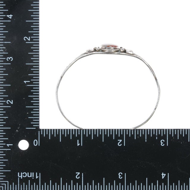 6 3/8" 30's-40's Native American silver and agate cuff bracelet For Sale In Austin - Image 6 of 9