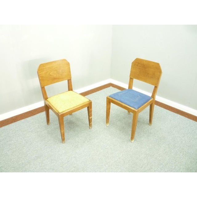 Two Anthroposophic and rare dining chairs by Felix Kayser. Very early version from the 1920s. Both chairs are in authentic...