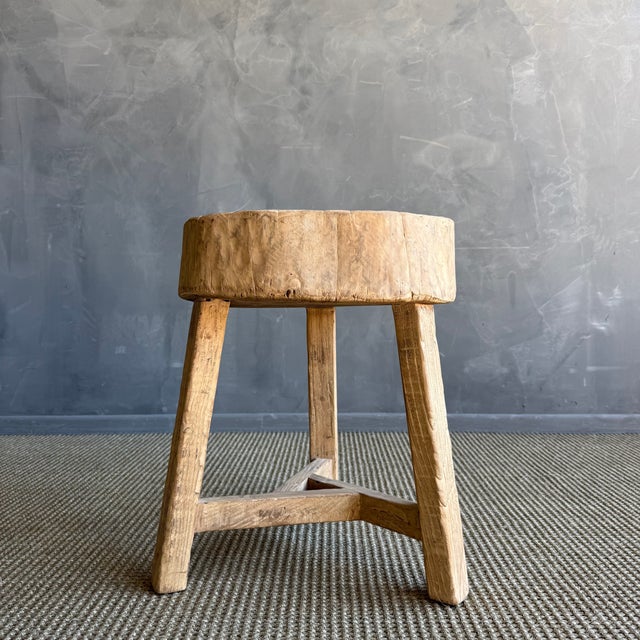 Mid-Century Modern Vintage Elm Wood Chop Block Table #N32 For Sale - Image 3 of 9