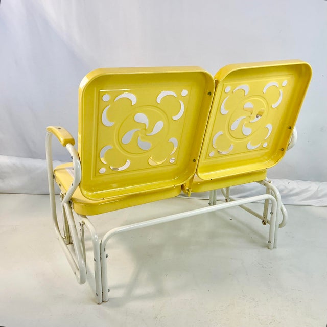 1970s Vintage Americana Boho Chic Glider Outdoor Loveseat. For Sale - Image 4 of 14