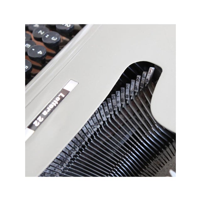 Lettera 22 Typewriter from Olivetti, 1950s For Sale - Image 6 of 14