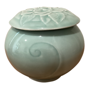 Mid 20th Century Chinese Sea-Green Glaze Celadon Ginger Jar/Bowl With Domed Cover Carved Floret, Signed