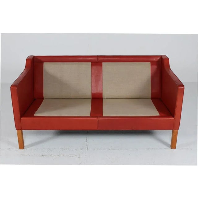 Model No. 2212 2-Seater Sofa in Reddish Brown Leather with Oak Legs by Børge Mogensen for Fredericia Furniture, Denmark, 1980s For Sale - Image 10 of 13
