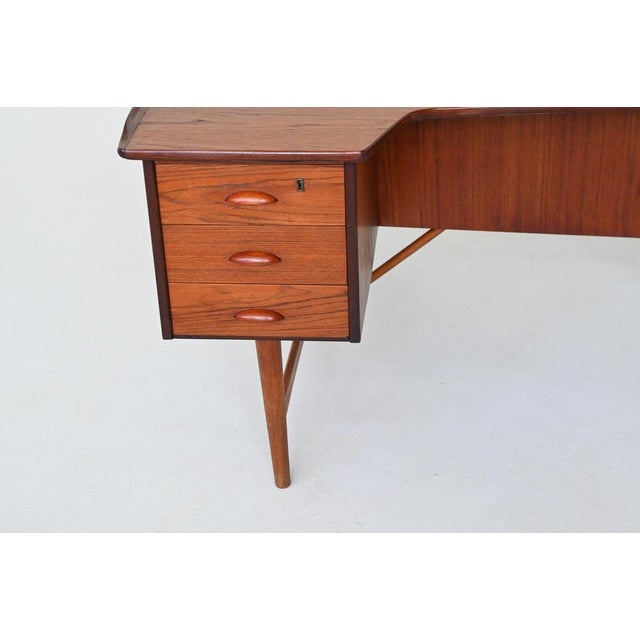 Boomerang Writing Desk in Teak by Peter Løvig Nielsen, 1960 For Sale - Image 10 of 18