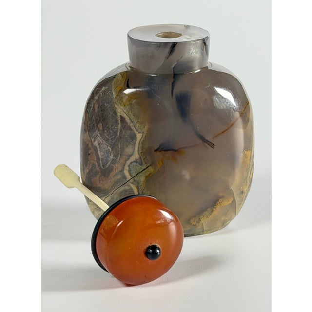Stone 19th Century. Chinese Carved Macaroni Shadow Agate Snuff Bottle Chalcedony Translucent For Sale - Image 7 of 9