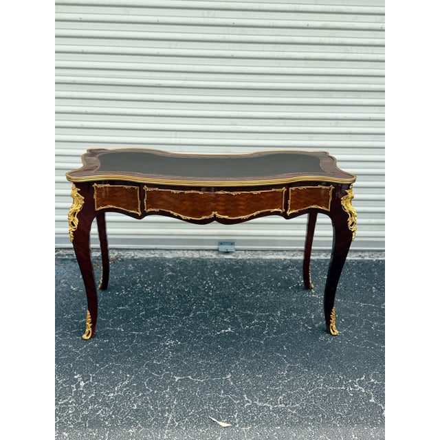 1960s French Louis XV Rococo Bureau Plat Writing Desk For Sale In Orlando - Image 6 of 10