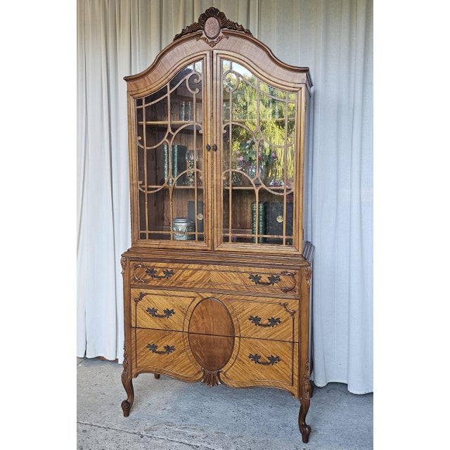 1930s Vintage Burl Wood, French Provincial Display Cabinet, Louis XV Style ,1930s For Sale - Image 5 of 18