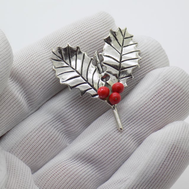 A handmade Italian miniature from the 1980s 1990s, crafted in Continental Silver and hallmarked 800 which stands for...