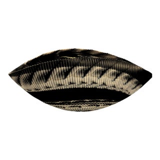 Vintage Murano Art Glass Shell Bowl – Sculptural Italian Black & Clear Ribbed Glass Catchall For Sale