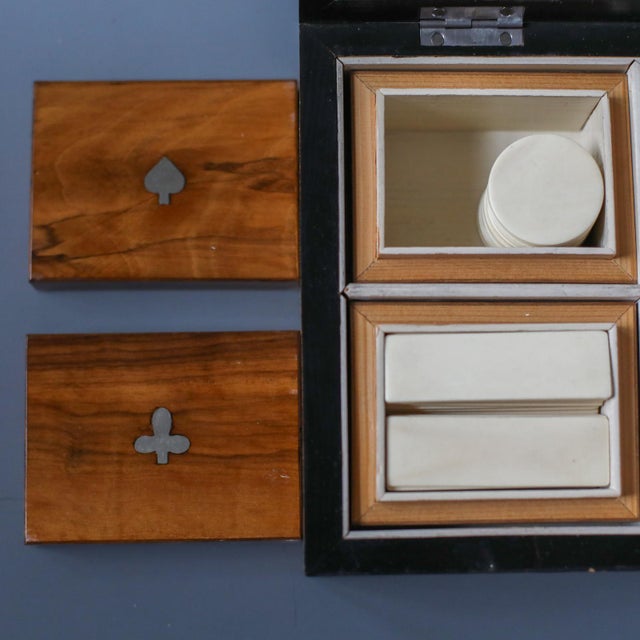 Early 20th Century Antique Burlwood Poker Set With Bone Chips in Fitted Gaming Box, 1920s For Sale - Image 5 of 18