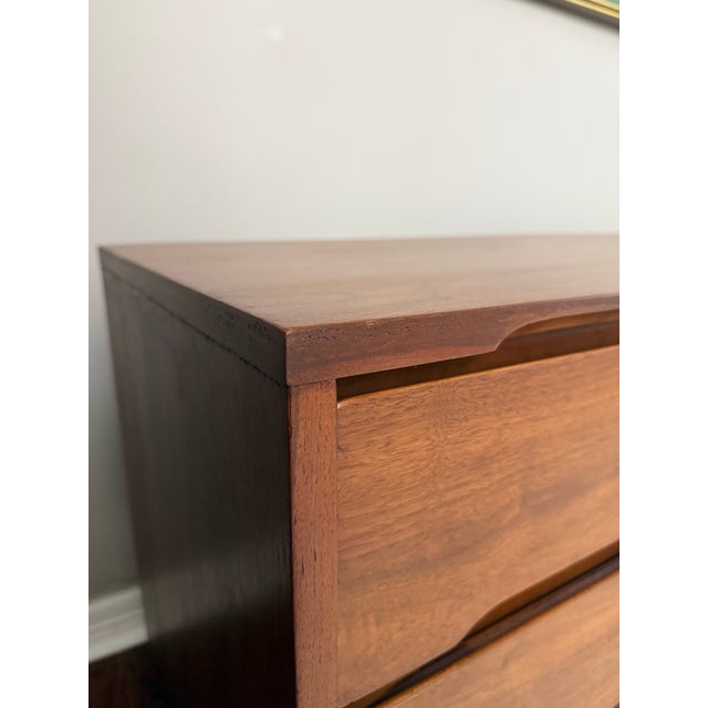 Vintage 1950s Mid Century 9-Drawer Walnut Lowboy Dresser by Stanley For Sale - Image 11 of 12