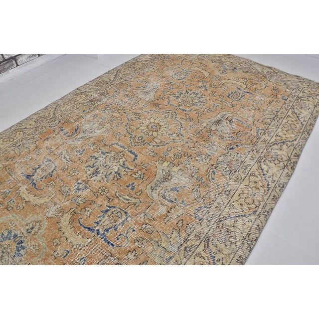 Vintage Handwoven Oushak With Botanical Vine Pattern Rug For Sale In Phoenix - Image 6 of 10