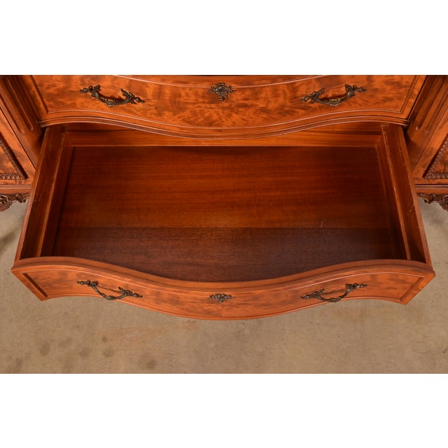 Wood Romweber French Provincial Louis XV Burl Wood Sideboard or Bar Cabinet, Circa 1920s For Sale - Image 7 of 15