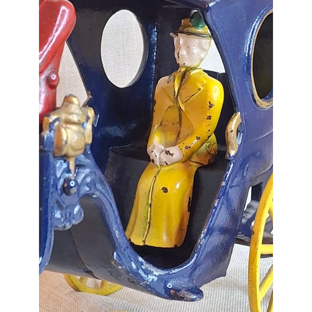 Antique Cast Iron Kenton Cabriolet Hansom Cab Carriage Toy - Original Figures For Sale - Image 17 of 18