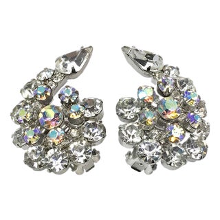 Vintage Juliana Clear Rhinestone Spiral Clip-on Earrings For Sale