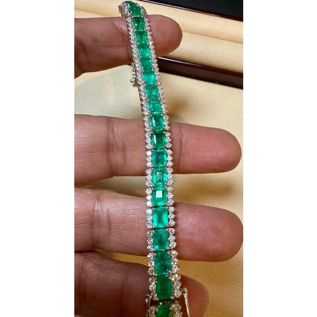 12.46 Ct Natural Zambian Tennis Bracelet with 3.25 Ct Diamonds and 18k Gold For Sale - Image 18 of 18