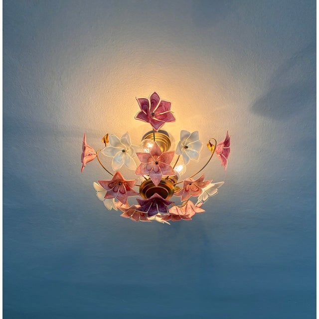 1970s Italian Murano Style Hand-Blown Original Pink and White Daisy Glass Flush Mount Chandelier (42x30 Cm)⁠ For Sale - Image 16 of 17