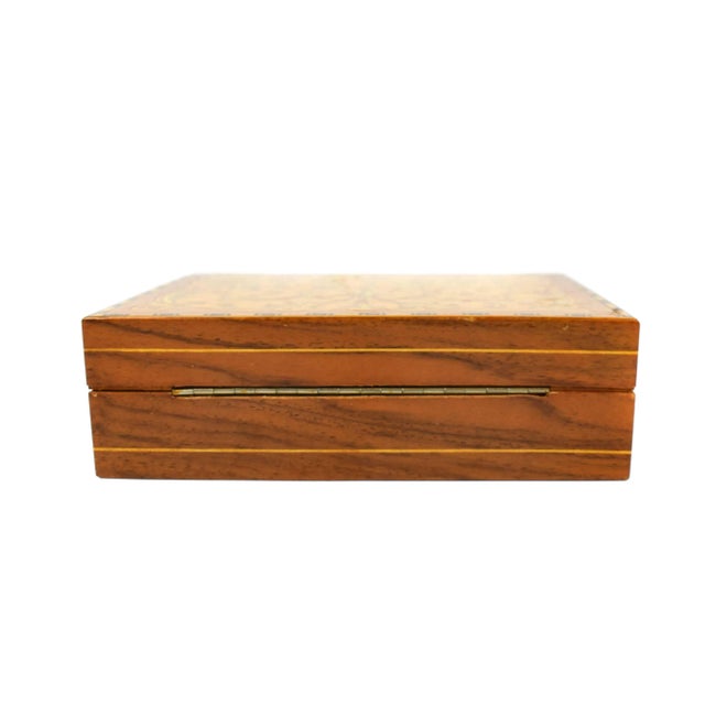 Mid 20th Century Italian Marquetry Inlaid Floral Design Box For Sale - Image 6 of 8